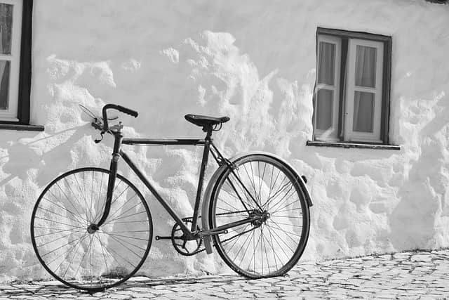 Remote Event Storming Facilitation is quite simple once you get used to a few fundamental practices. And it's like riding a bike, you never forget how to do it.